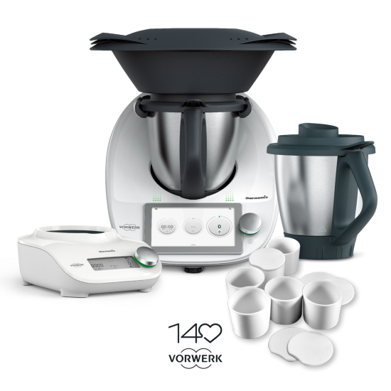 Thermomix® TM6 + weiße Varoma Förmchen mit Deckel + Thermomix Friend® mit Mixtopf