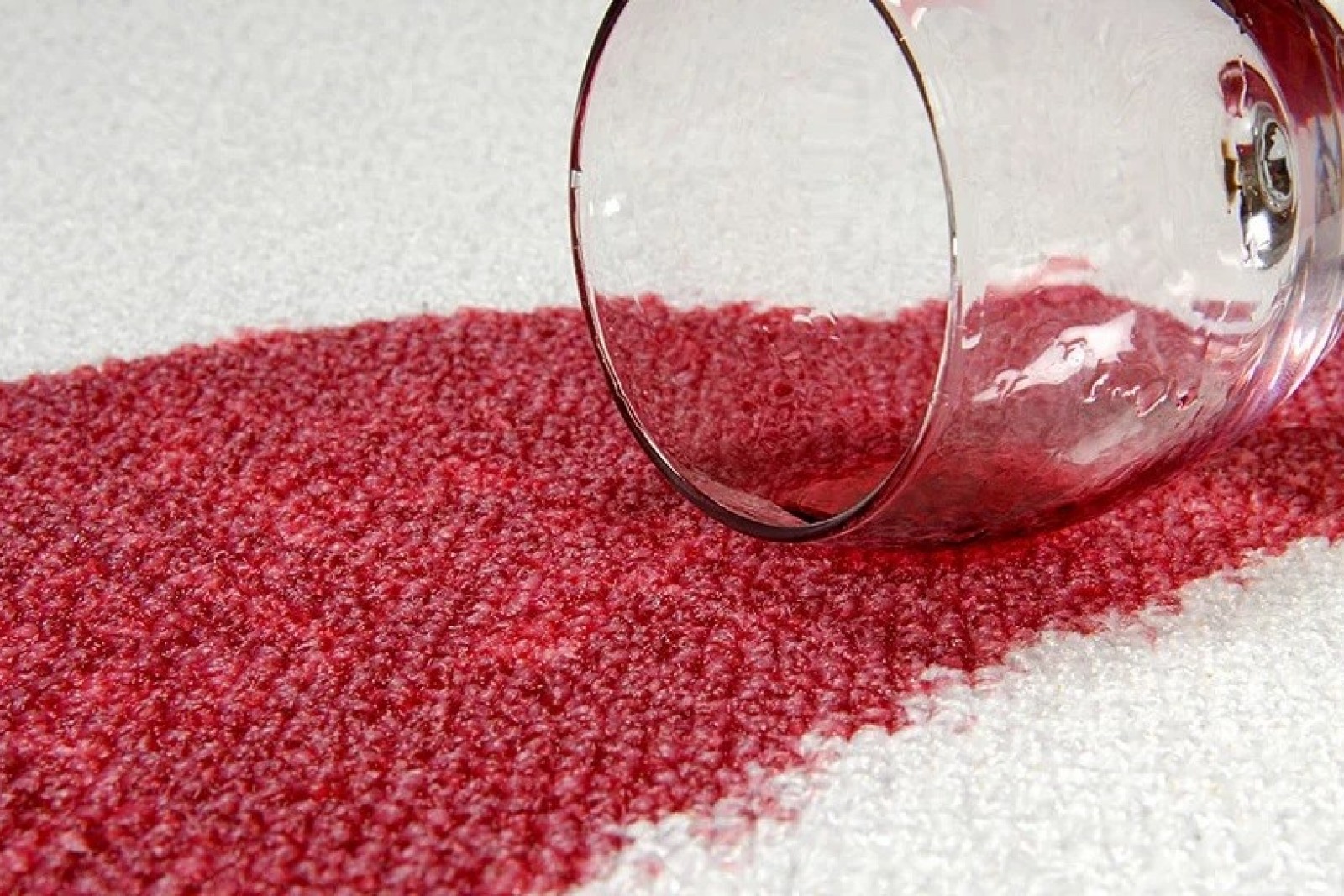 Tipps Gegen Hartnackige Flecken Auf Teppich Auslegware Vorwerk Kobold