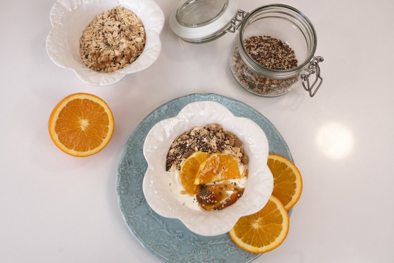 Bol de desayuno de naranja