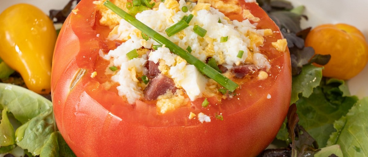 tomate relleno salmon