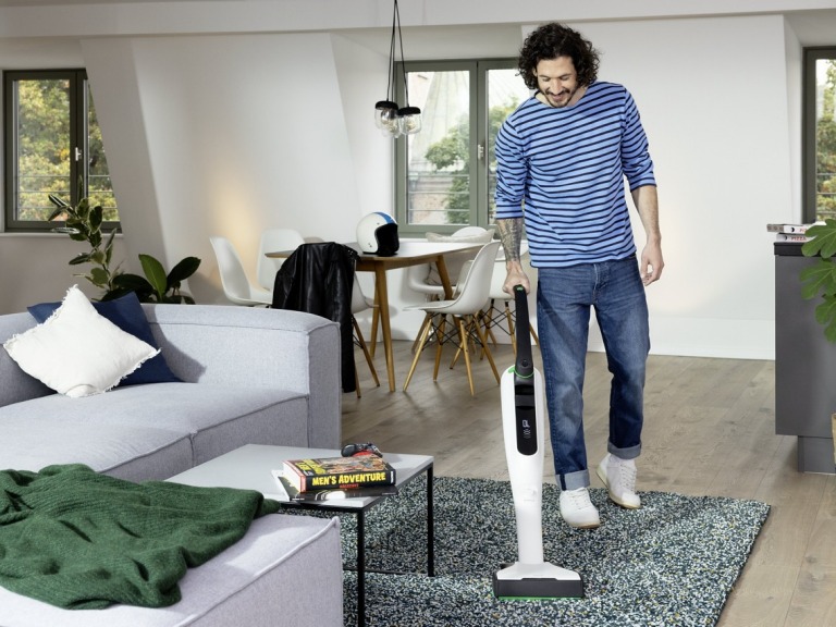  Il secondo errore da evitare nelle pulizie di casa in autunno è usare prodotti non adatti alle superfici.